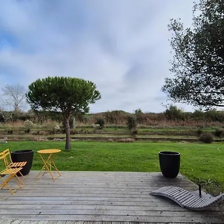 De Charme - Piscine - Etang