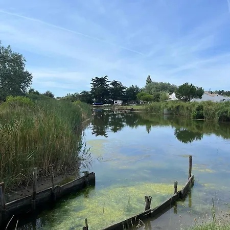 De Charme - Piscine - Etang